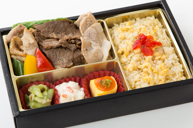 厳選牛カルビ&豚ロース&鶏肉 チャーハン御膳