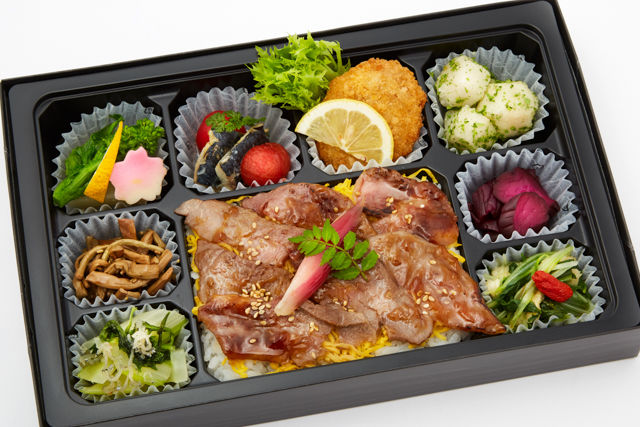 ~ 黒毛和牛ちらし寿司と8種の旬菜~
