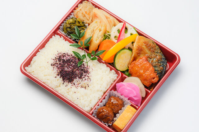 幕の内弁当 サバの味噌麹焼き