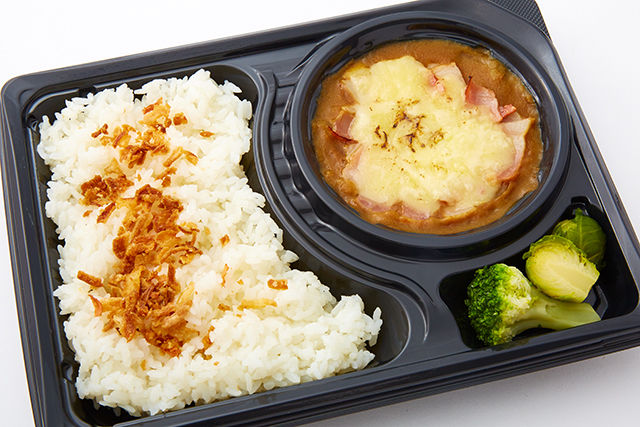 牛だし入りベーコンと炙りチーズカレー
