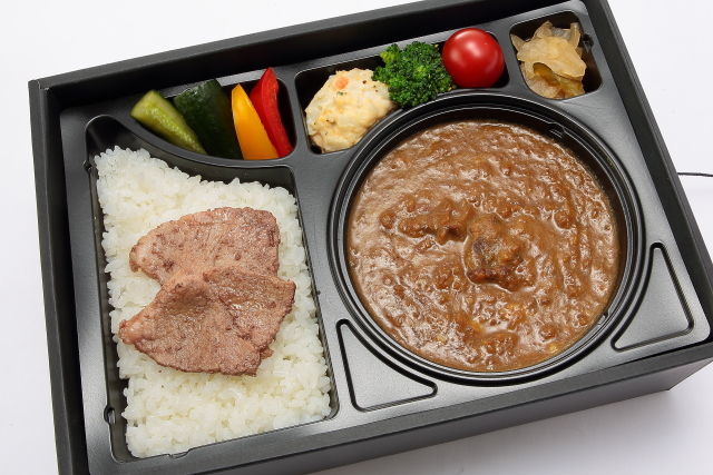 【温まる】松阪牛カレー弁当 松阪牛焼肉40g入り