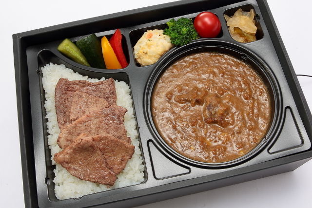 【温まる】松阪牛カレー弁当 松阪牛焼肉80g入り