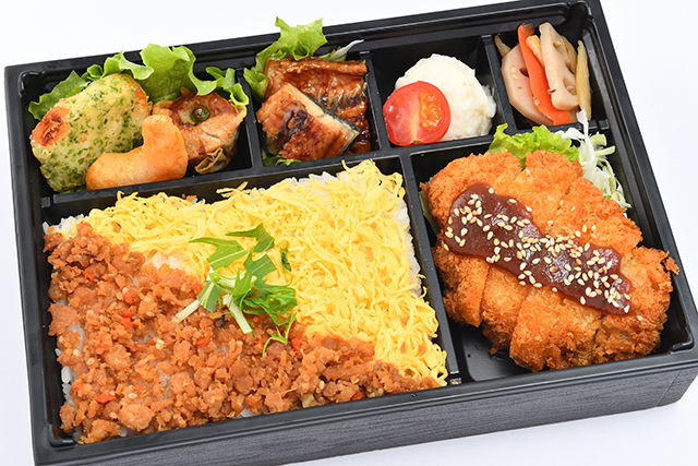 味噌カツとそぼろ重の贅沢御膳