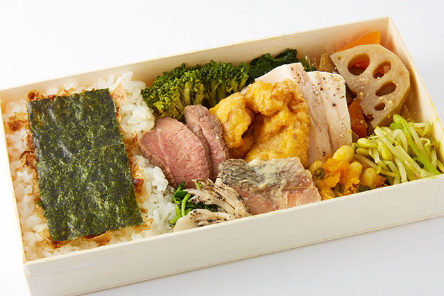 頑張れ日本!頑張れ自分!OMUSUBI CAFE のからだ応援ボリューム弁当
