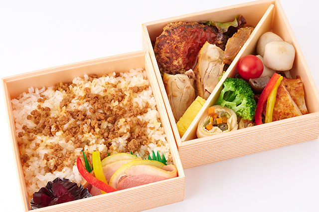 選べるごはんde厳選和牛ハンバーグ・軍鶏焼合盛二段弁当