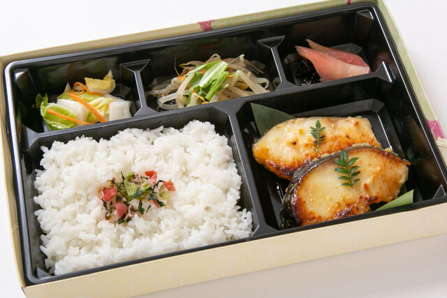 日本料理とステーキ 草庵