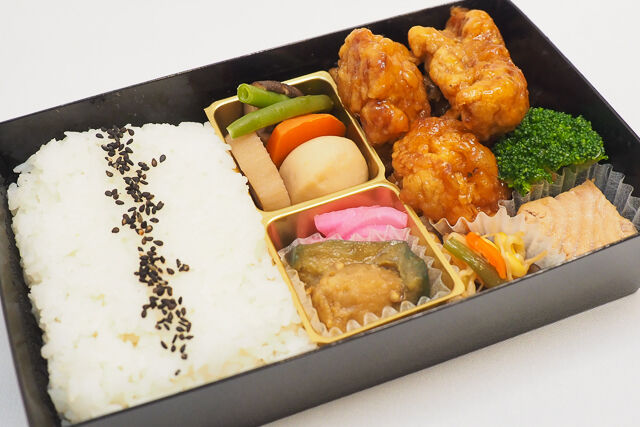 鶏南蛮と七菜の幕の内弁当