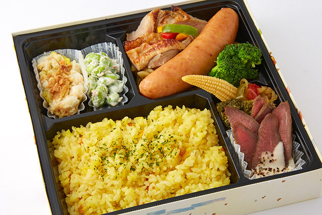 【ダブルメイン】鶏もも肉の西京焼きとお肉屋さんの手作りソーセージ弁当