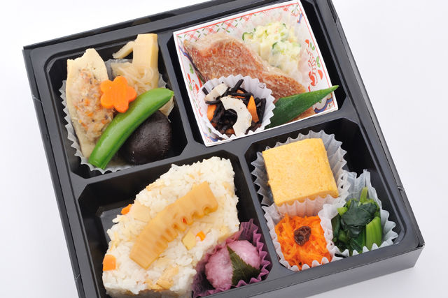 母屋の「お魚のお弁当」