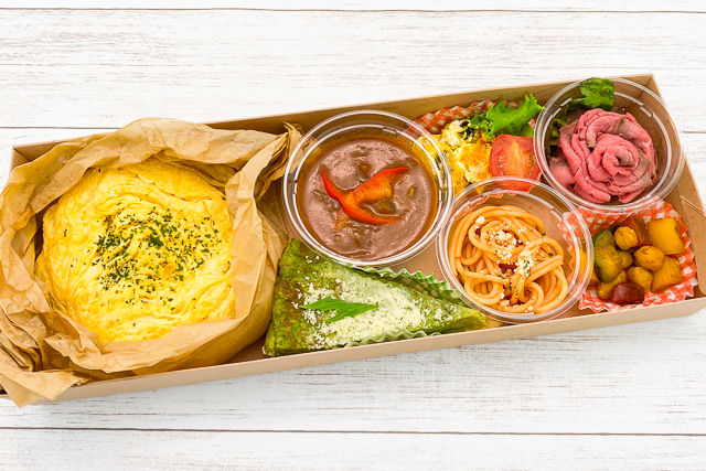 オムライスとローストビーフBOX ー牛肉入りデミグラスソースー