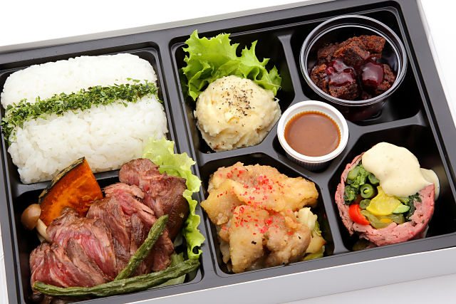 プリュシュモンド特選 牛ロース&ローストビーフ弁当~menu deliciou~
