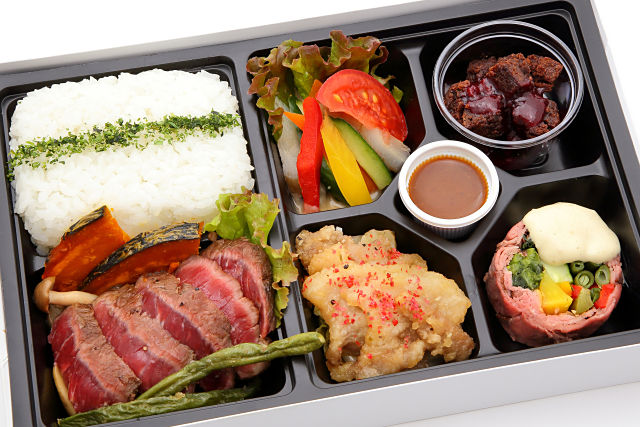 プリュシュモンド特選 特上牛ステーキ弁当~menu saison~