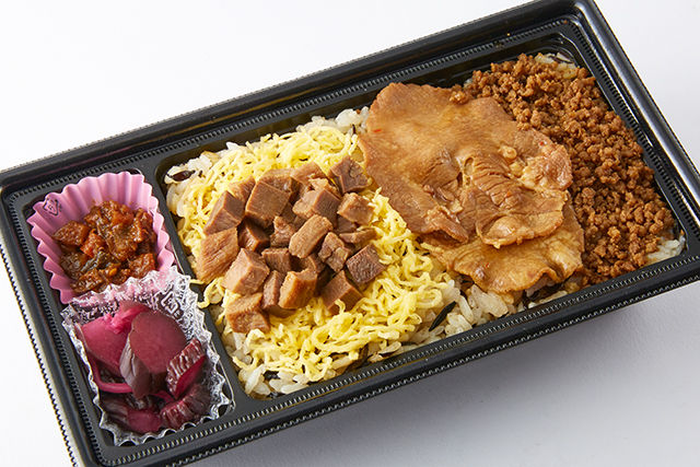 ひじきご飯の3色弁当~たん先角煮のせ~