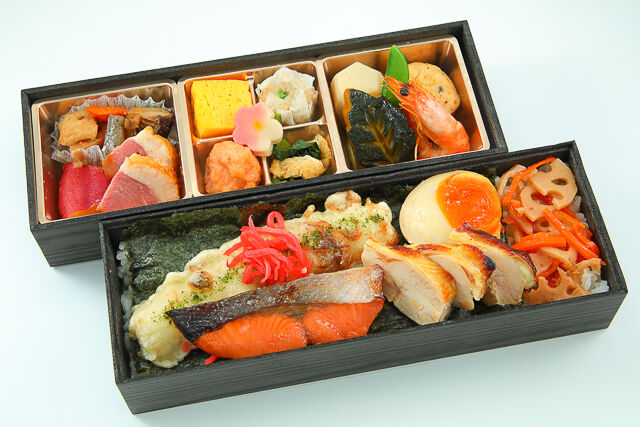 銀鮭と鶏もも肉のW味噌漬け焼き二段弁当