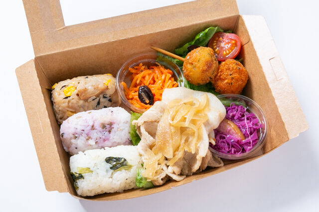 芹沢屋 炊き込みご飯と笑顔