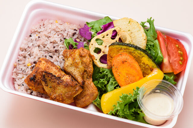 ”fresh&grill" 野菜とタンドリーチキンBENTO(十五穀米)