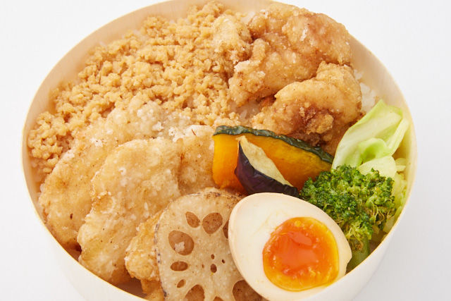 【鶏三昧】阿波すだち鶏~特製そぼろと2種の唐揚げ~