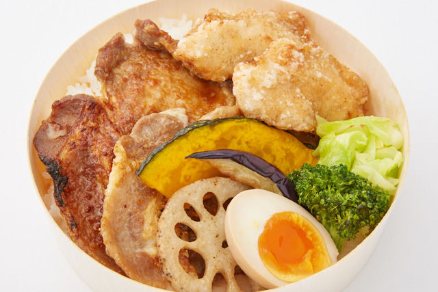 【まるみ豚×阿波すだち鶏】たれ焼と旨辛塩麹唐揚げ