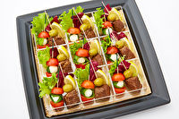 Stone Plate Catering&Deli-2種ピンチョス盛合わせA(トマトバジルモッツアレラ&サイコロステーキオリーブ)