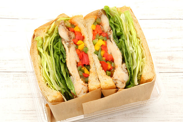 アイリ―ジャークチキンサンド