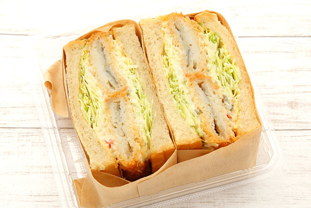 たっぷりタルタルのフィッシュサンド