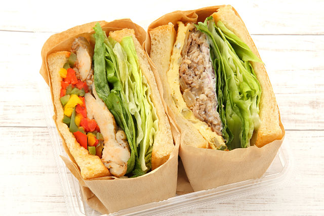 1500マイルサンド×アイリ―ジャークチキンサンド