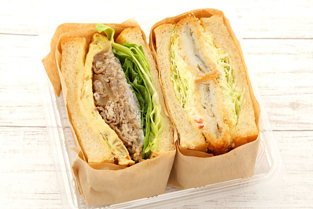 1500マイルサンド×たっぷりタルタルのフィッシュサンド