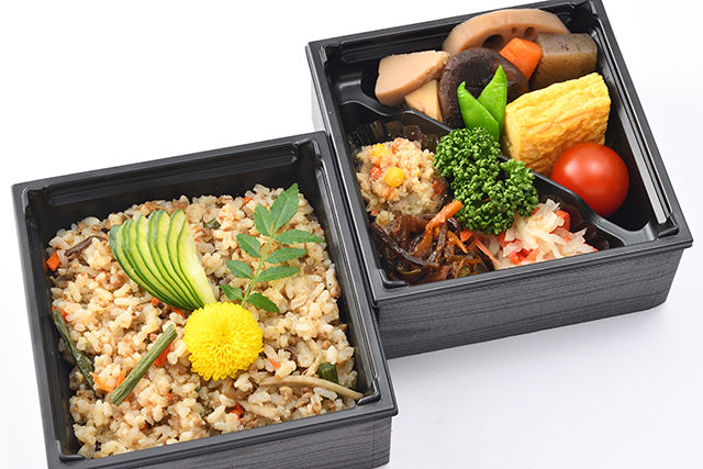 彩り二段御膳~季節の炊き込みご飯~