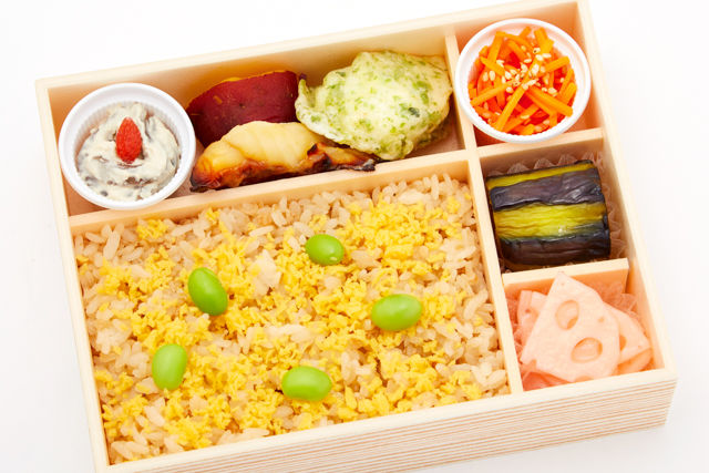 【おくどさん】赤魚の西京焼とそぼろ御飯