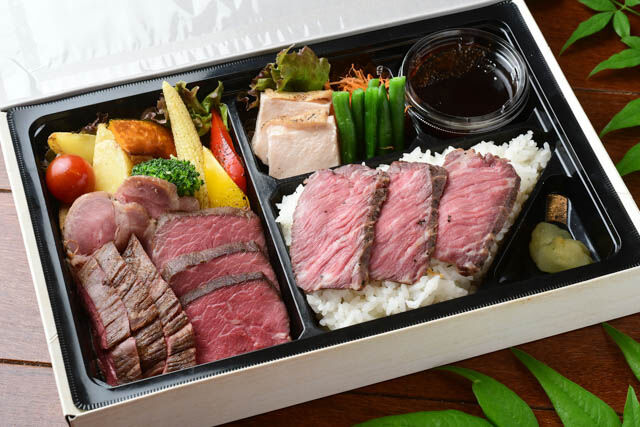 たかや特製ステーキ5種盛り弁当