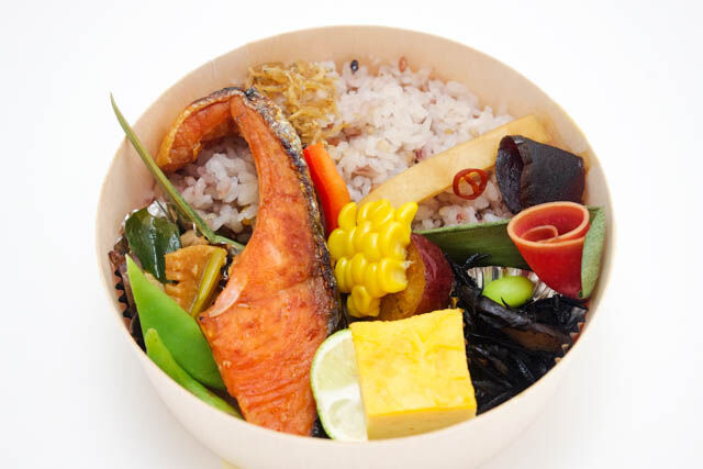 銀鮭弁当