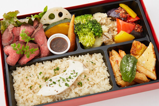牛ザブトンのロースト〜彩り野菜の石窯焼きを添えて〜