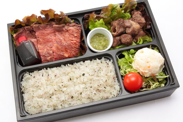 牛ハラミステーキと豚ハラミ直火焼き弁当