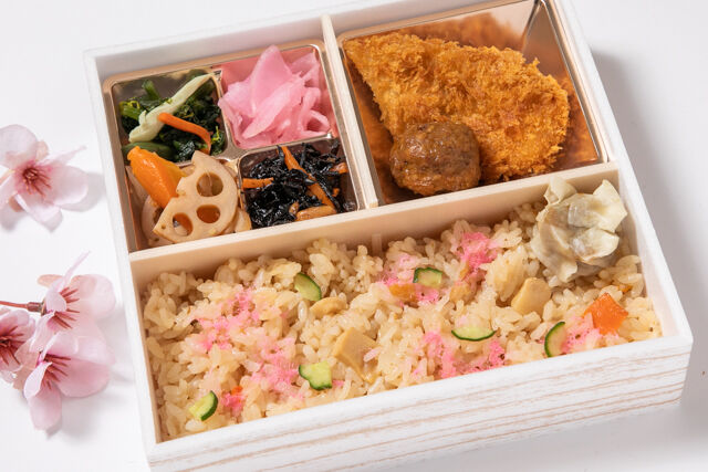 【熨斗対応可】【春限定】杏の筍ごはん弁当ー桜ー