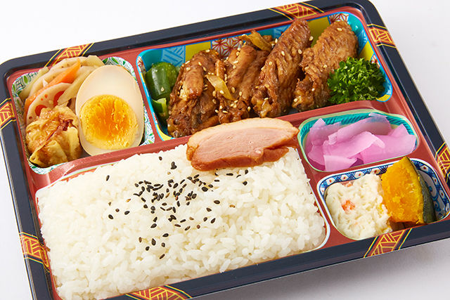 特製スパイスを使った手羽元コーラ煮込み弁当