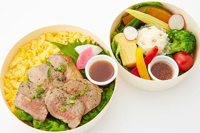 黒毛和牛ステーキ弁当(サラダ付)