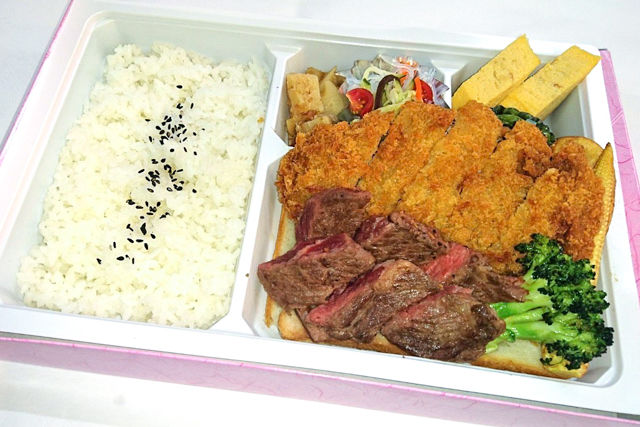 牛ステーキ&ロースカツ弁当