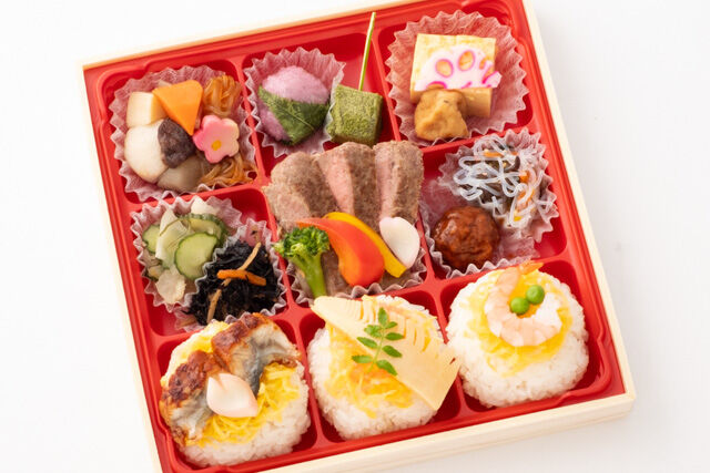 【春一番】牛ステーキと手毬寿司3種の9枡膳