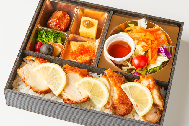 秋田比内地鶏の唐揚げレモン添え かまくら弁当