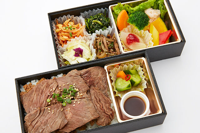 生だれ焼肉 鼓 厳選牛ハラミ焼肉二段重~牛タンそぼろ入り~