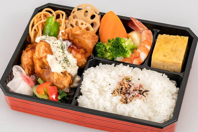 自家製タルタルソースのチキン南蛮幕の内弁当