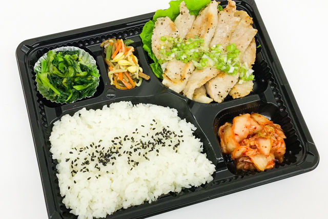 俺たちの 特製 トントロ弁当