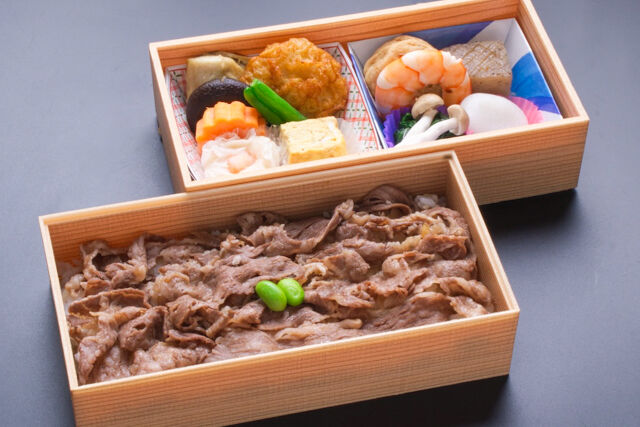 小手指しみず-牛焼き二段重