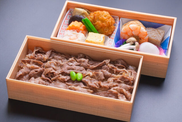小手指しみず-牛焼き二段重