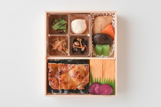 鶏照り焼き弁当（海苔弁当）の商品写真