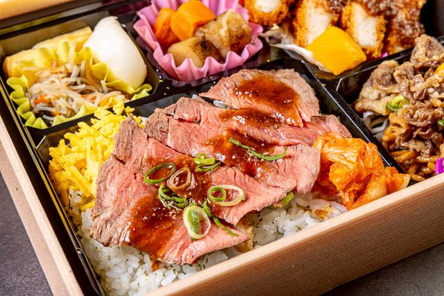 肉割烹 神楽ーkaguraー-牛ステーキと味噌カツとプルコギ弁当