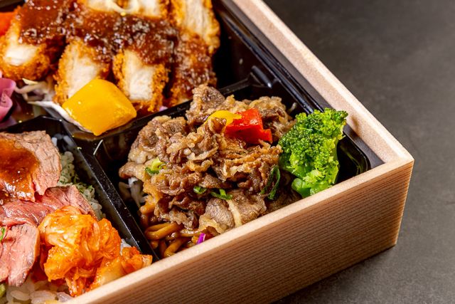 肉割烹 神楽ーkaguraー-牛ステーキと味噌カツとプルコギ弁当