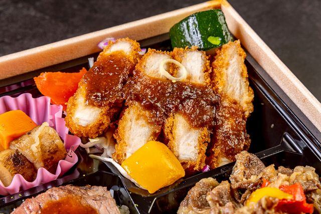 肉割烹 神楽ーkaguraー-牛ステーキと味噌カツとプルコギ弁当