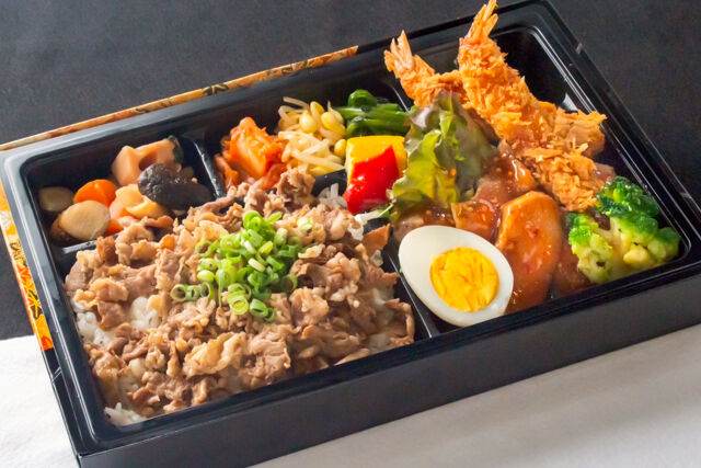 肉処 華や-特選・鶴山弁当