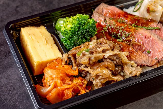 肉処 華や-黒豚シュウマイと炙りローストビーフのごちそう弁当